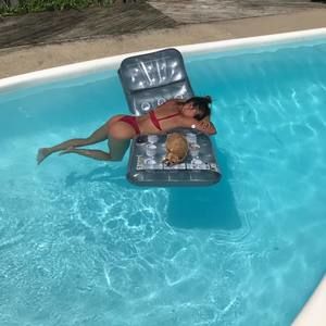 Meet your Posher, Kenz